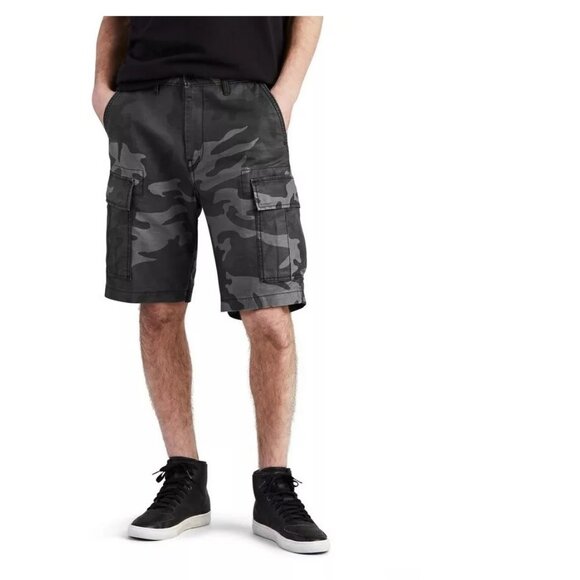 Men's Cargo Shorts Levi's Carrier Camo Print size 29 NEW - Picture 1 of 3